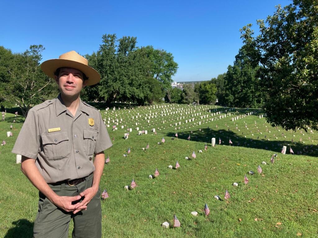 Brendan Wilson, responsable pédagogique et de la communication du Parc national militaire de Vicksburg, le plus grand cimetière de la guerre de Sécession.