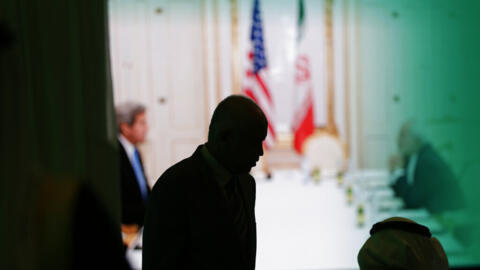 در زمینه: تصویری از یکی از نشست های مقامات ایرانی و آمریکایی پیرامون برنامه هسته ای تهران در سال ۲۰۱۵ 