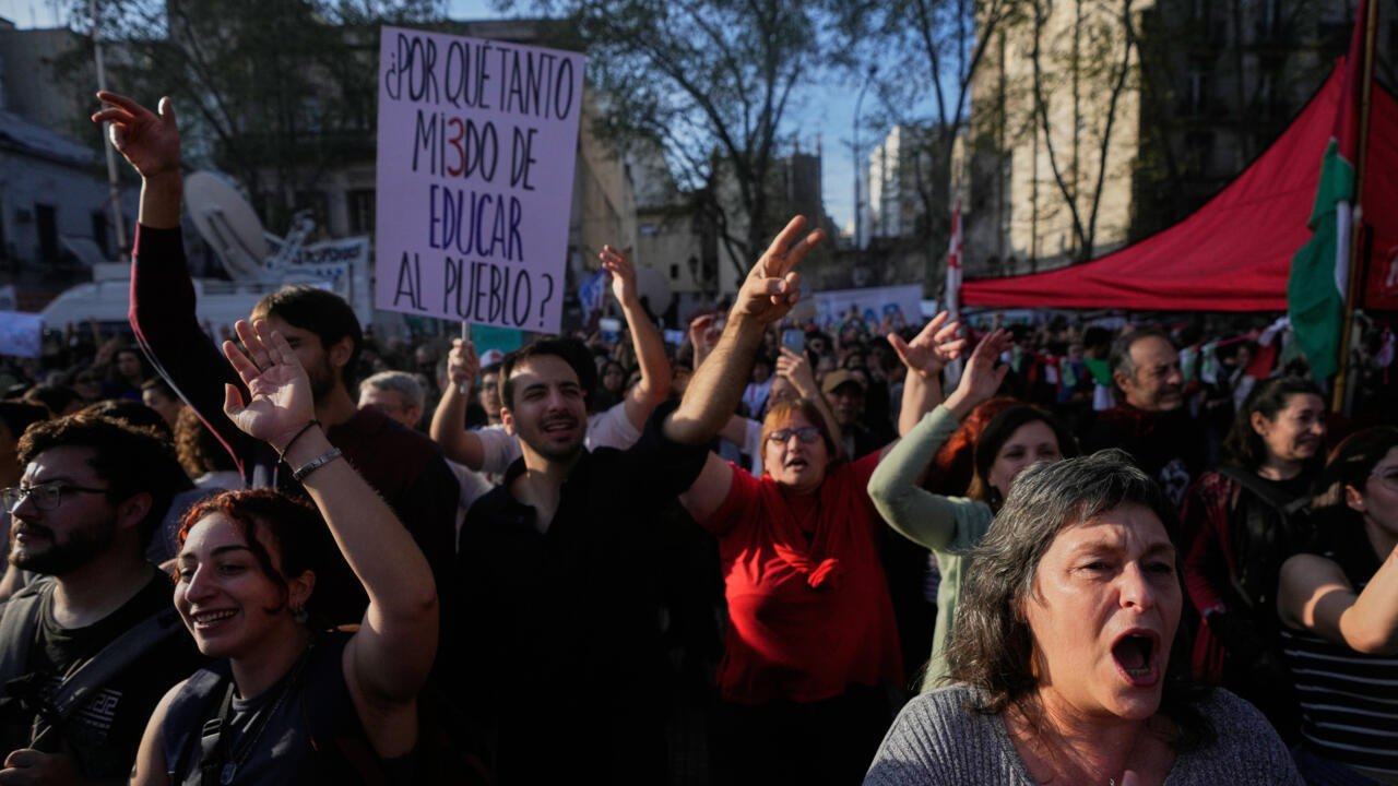 Face aux coupes de Javier Milei, les Argentins dans la rue pour défendre de l'université publique