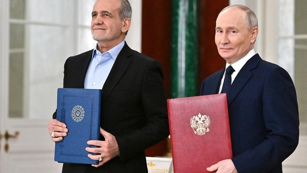 Președintele Iranului, Masoud Pezeshkian și președintele Rusiei, Vladimir Putin la Moscova, 17 ianuarie 2025