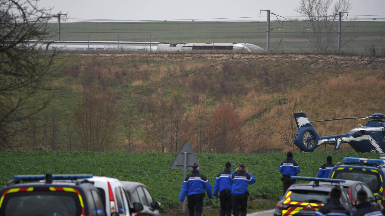 法國發生高鐵出軌事故 20多人受傷1人重傷