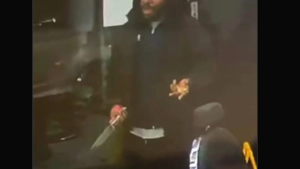 英国火车袭击案:警方仅认定一人为嫌凶控其谋杀未遂 另一人被释放