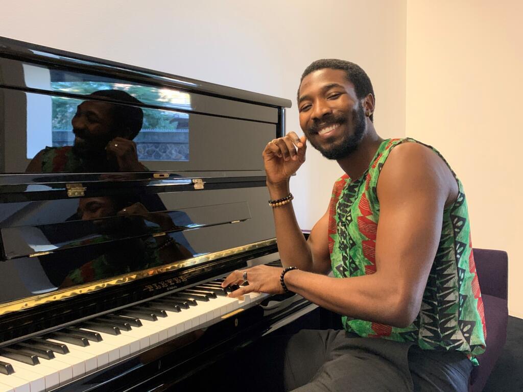 Madé Kuti en pleine répétition à la Philharmonie de Paris.