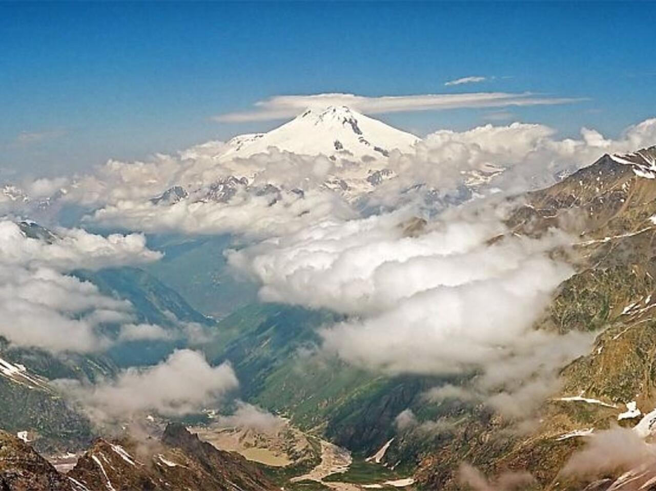 Северный кавказ эльбрус. Гора эльбрус. Пик эльбрус в карачаево-черкесии, кабардино-балкария. Эльбрус 5642м. Северный кавказ эльбрус.