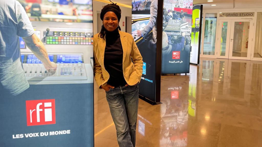 Natalia M. King de passage à RFI.