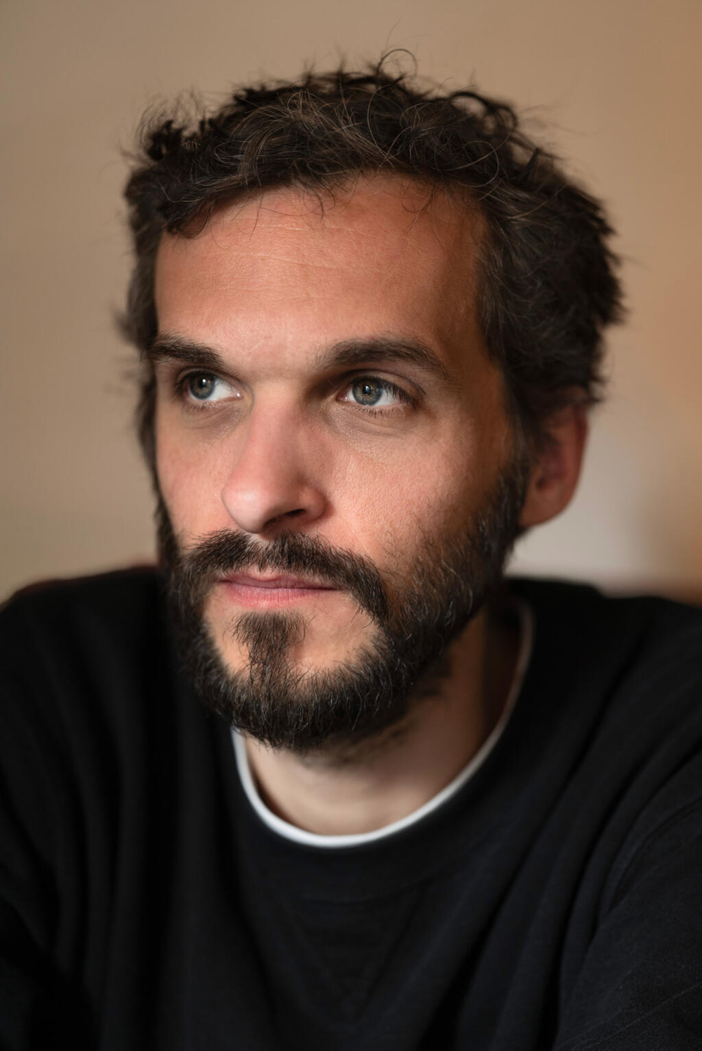 Adrien Genoudet est écrivain et cinéaste.