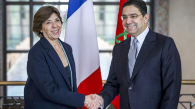 Le ministre marocain des Affaires étrangères Nasser Bourita (à droite) reçoit son homologue française Catherine Colonna à Rabat, le 16 décembre 2022.
