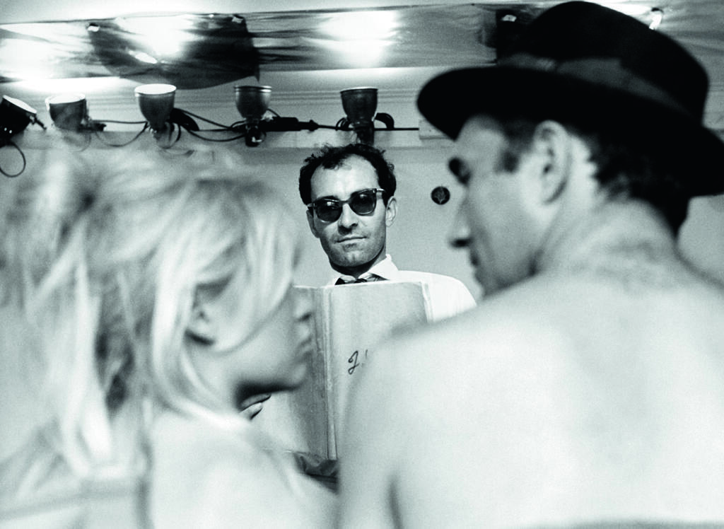 Jean-Luc Godard (centro), Brigitte Bardot e Michel Piccoli durante as filmagens de "O Desprezo", em 1963.