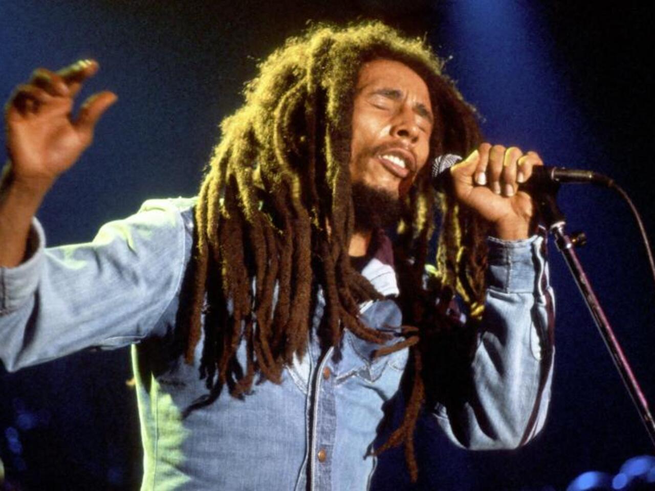 https://s.rfi.fr/media/display/cb126c42-b233-11eb-a85f-005056bf87d6/w:1280/p:4x3/bob-marley-live.jpg