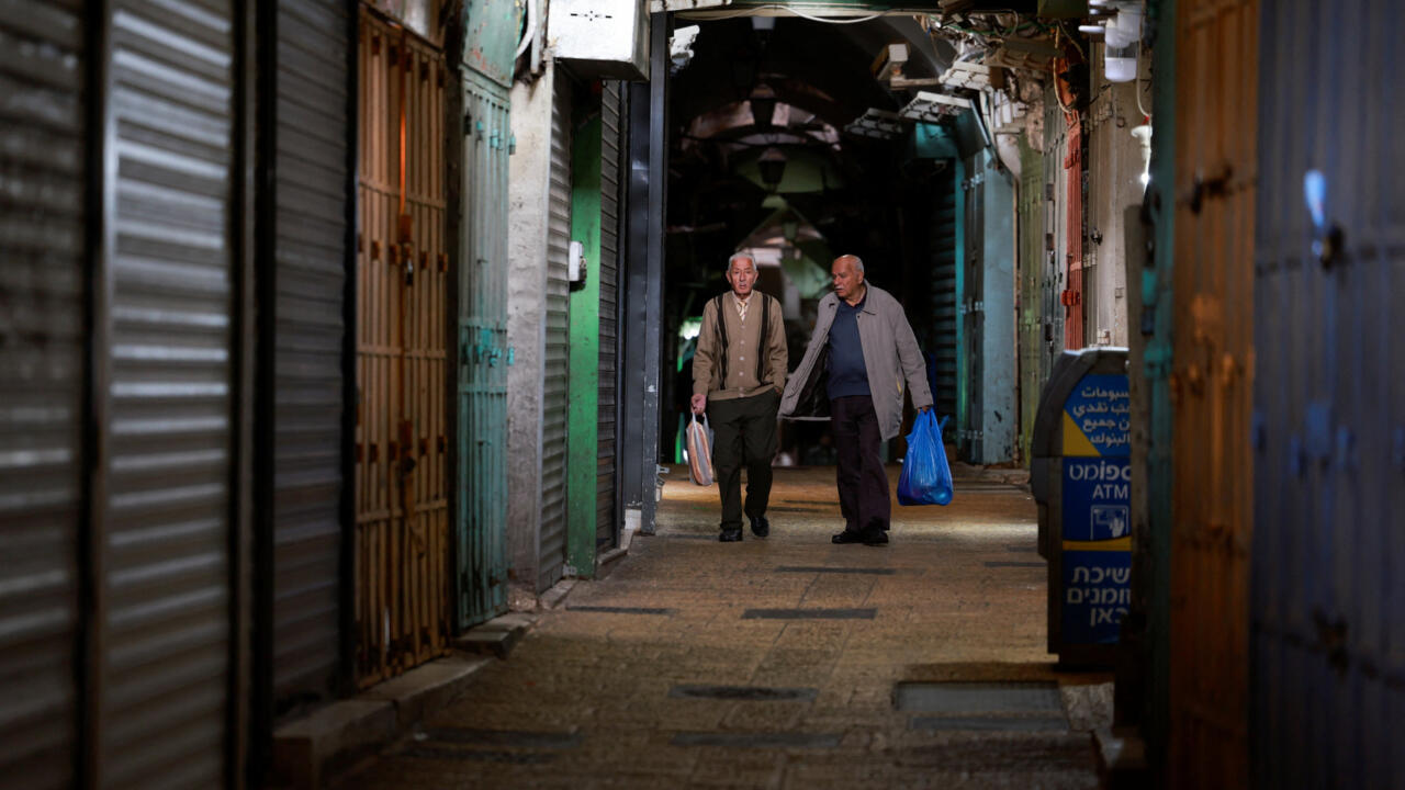 «On fait ça pour Gaza» à Jérusalem, des Palestiniens en grève contre