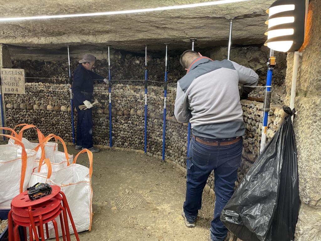 Le chantier de rénovation des Catacombes de Paris.