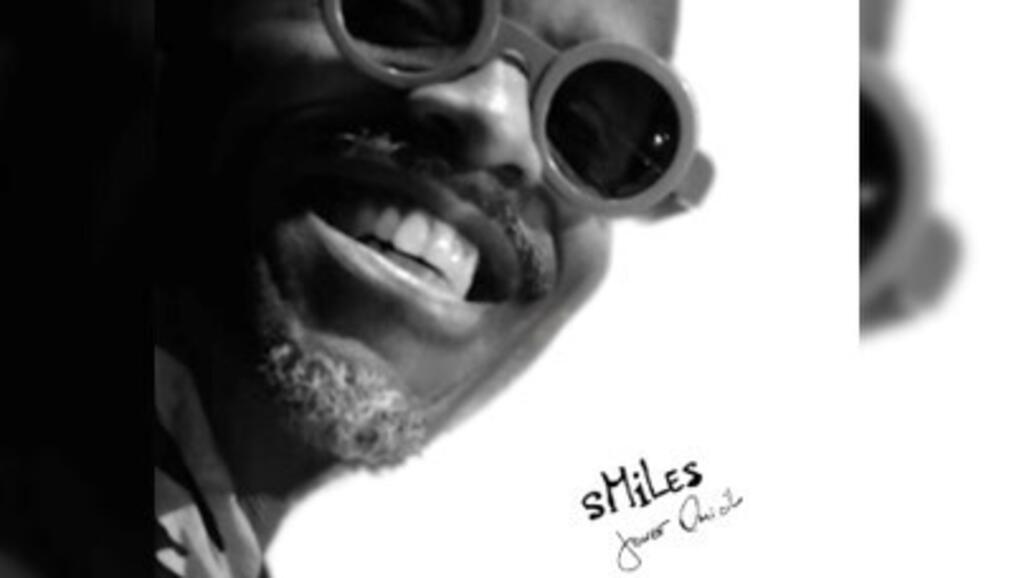 Jowee Omicil, «sMiles».