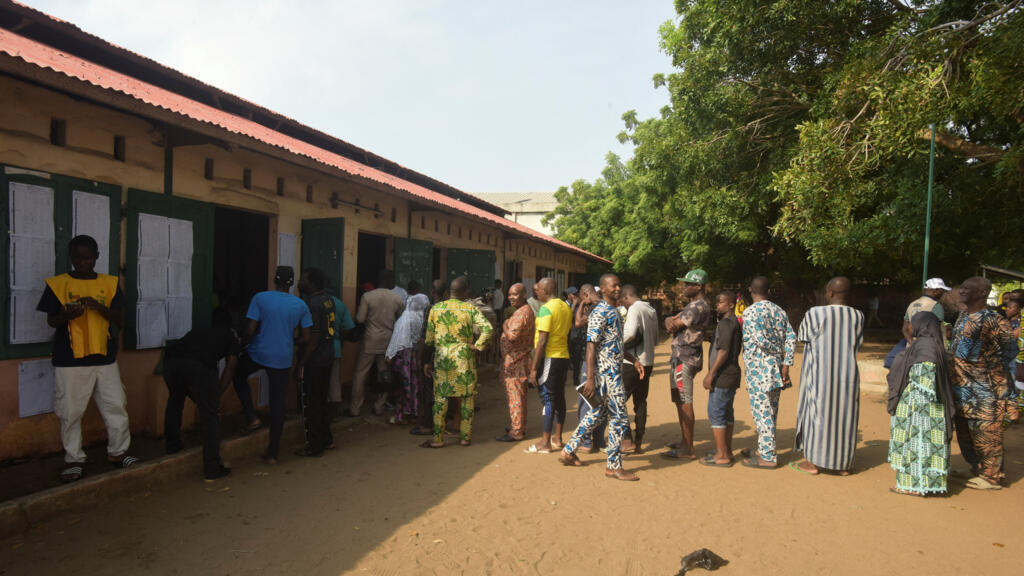 Élections législatives et communales au Bénin: «On nous a très bien reçus, mais le vote a un peu de retard...»