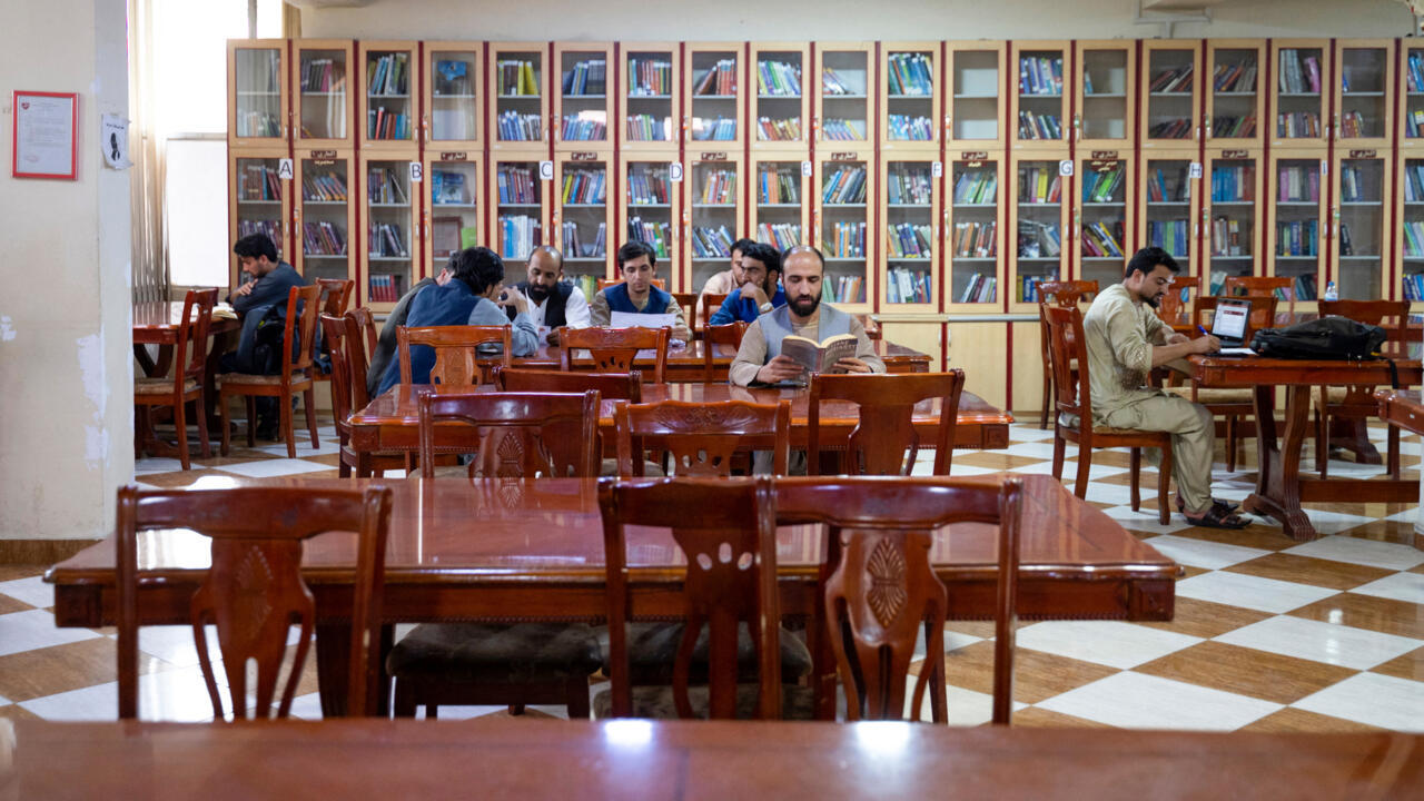 Afghanistan: les talibans bannissent des livres écrits par des femmes des programmes universitaires
