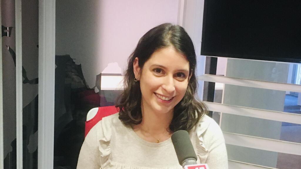 La romancière franco-mauricienne Caroline Laurent en studio à RFI (janvier 2020)