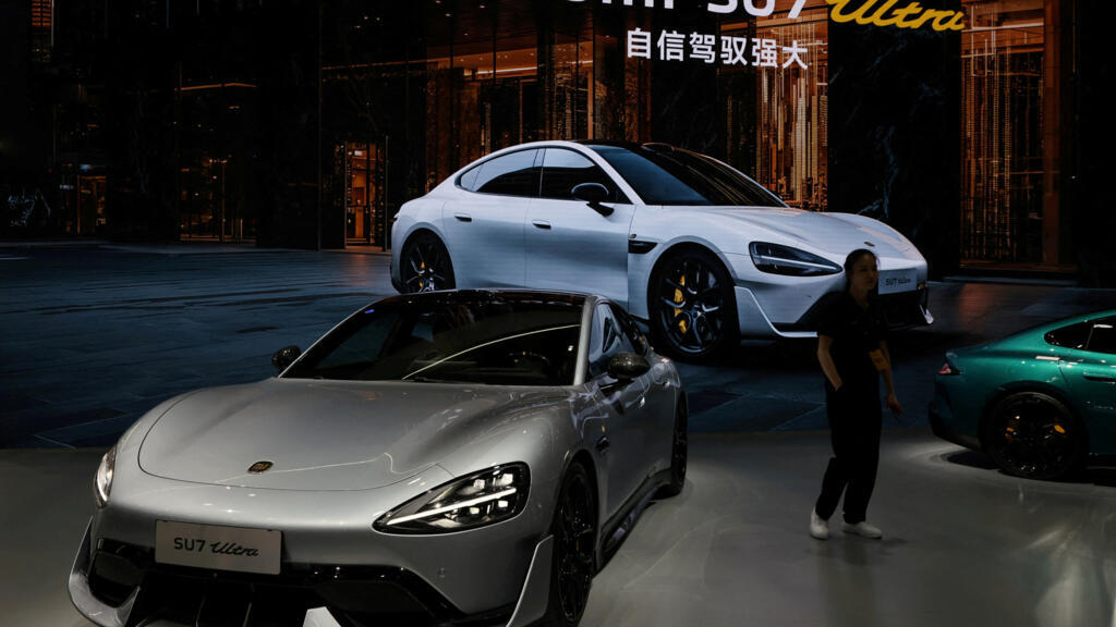 2025 年 4 月 23 日,中国上海,一辆小米 SU7 Ultra 电动汽车(EV)在上海车展媒体日上展出。