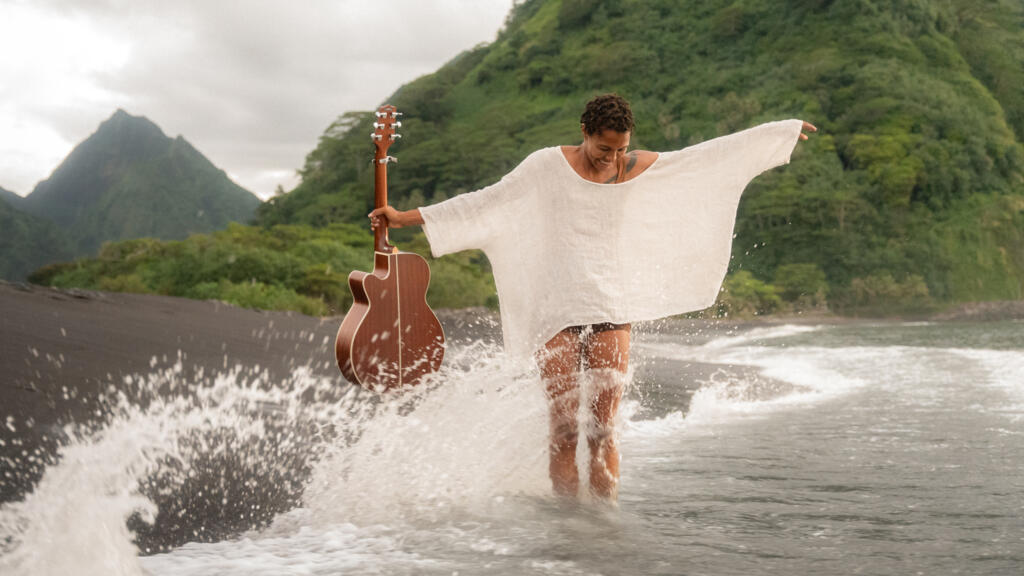 "Mami Wata" - le 7e album d'Ayo dédié à la déesse nigériane de la mer.