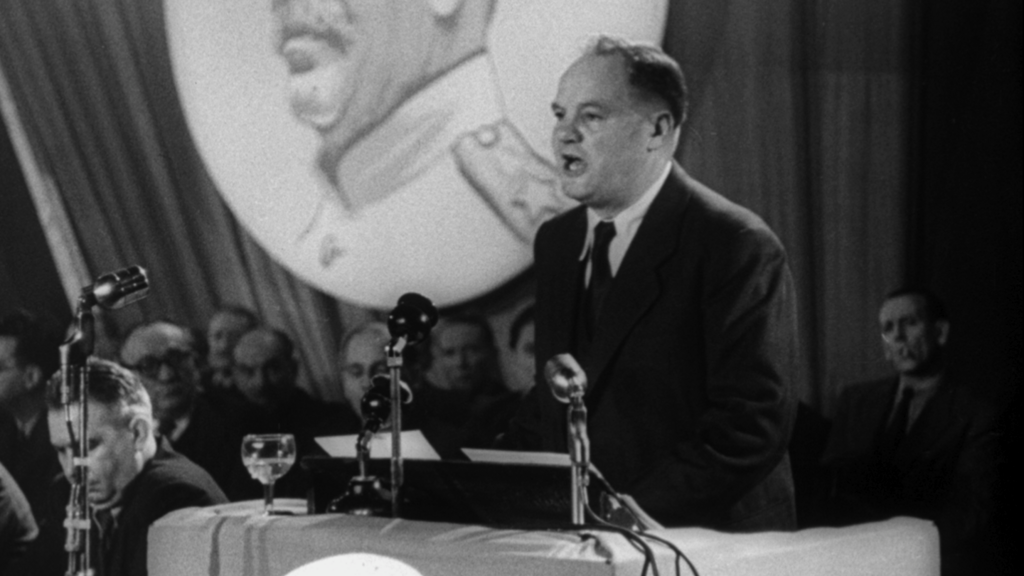 Discours de Maurice Thorez en 1949 dans le film "L'Homme que nous aimons le plus".