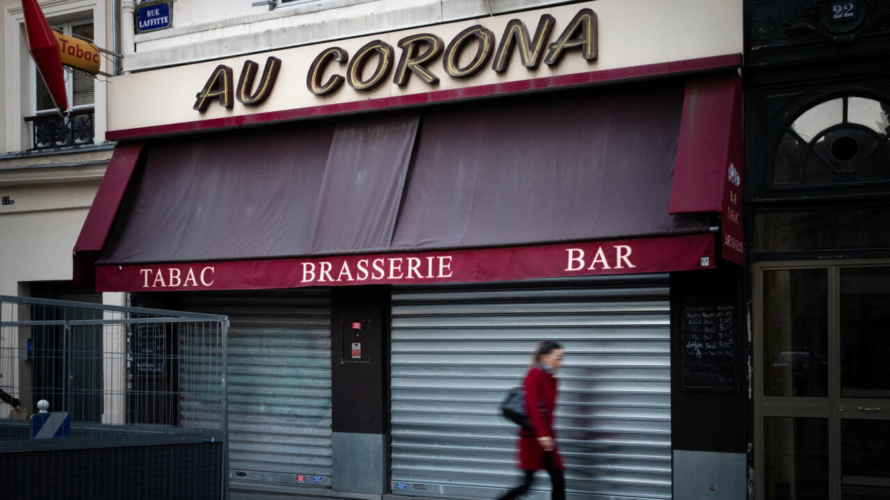French bars, restaurants set to stay closed beyond 20 January