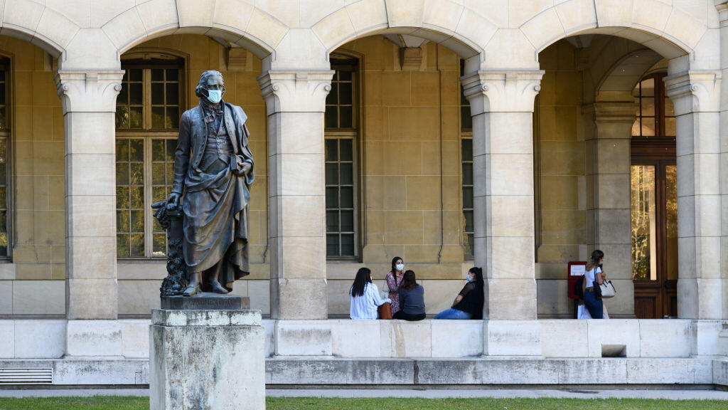 Devant la faculté de Pharmacie à Paris, le 4 septembre 2020 (image d'illustration).