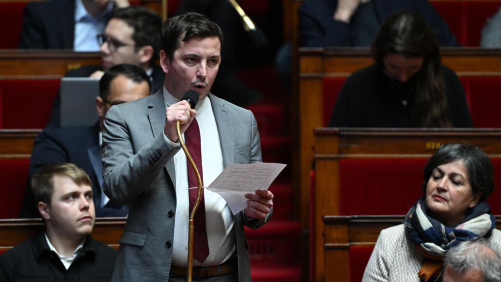 Le député LFI Aurélien Taché lors d'une séance de questions au gouvernement à l'Assemblée nationale, à Paris, le 7 février 2024.