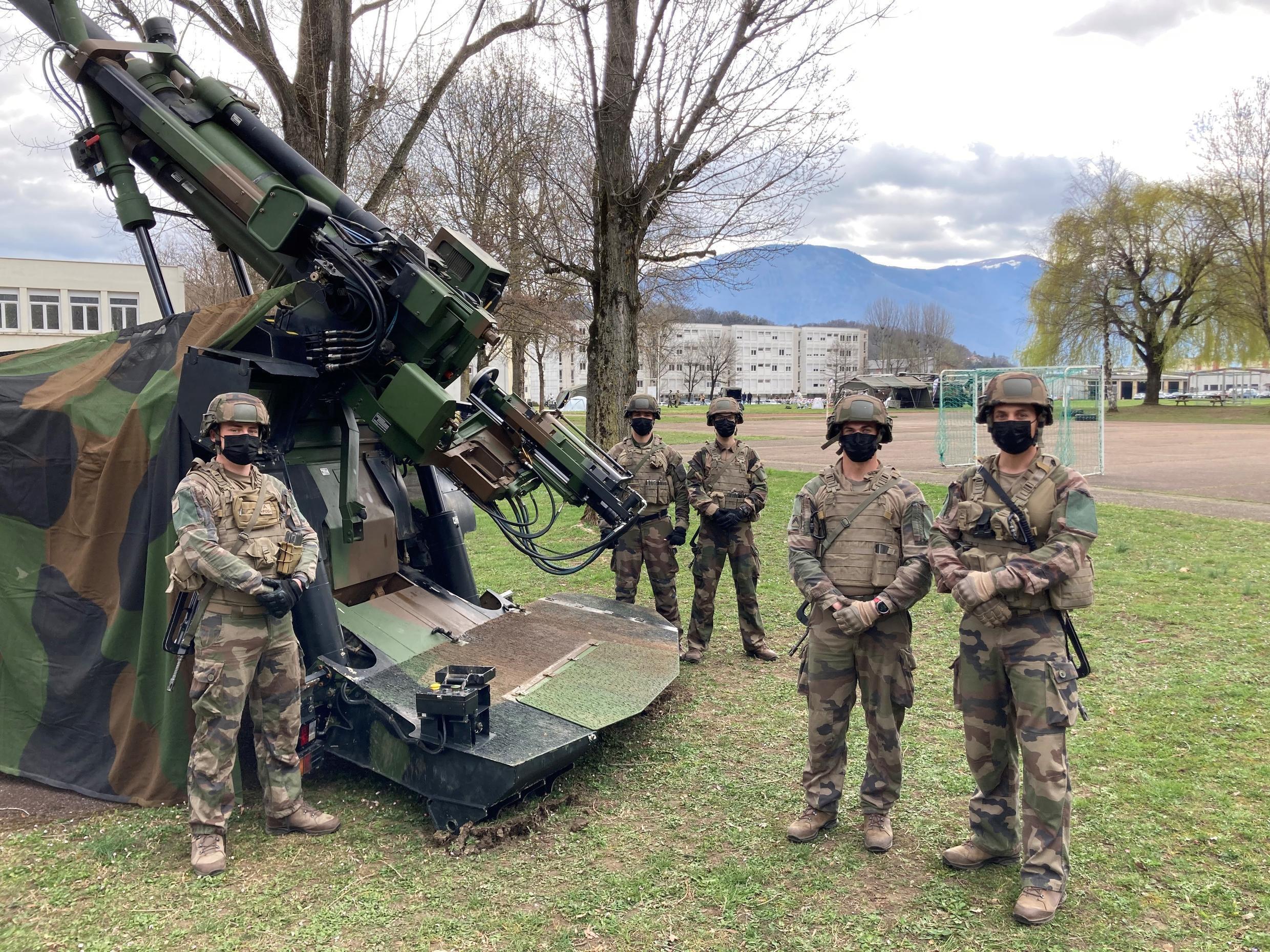 Le «Caesar», le fleuron de l'artillerie française Lignes de défense Le «Caesar», le fleuron de l'artillerie française Lignes de défense