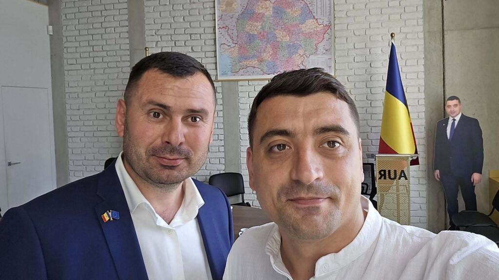 Vasile Costiuc (stânga imaginii), liderul unei formațiuni politice pro-ruse din Republica Moldova alături de liderul AUR George Simion