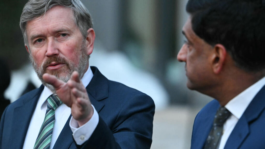 Affaire Epstein: les noms de six hommes occultés sans explication, dénoncent des élus américains