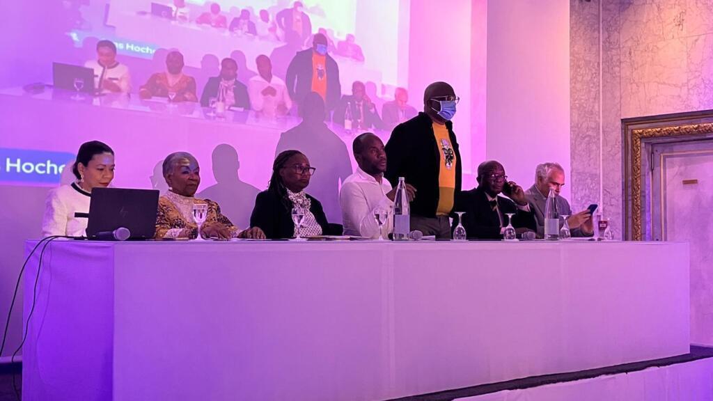 Cameroun: des soutiens de l'opposant en exil Issa Tchiroma Bakary réunis à Paris