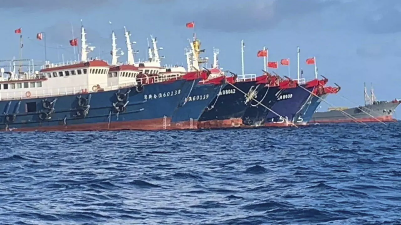 该照片摄于2021年3月27日。菲律宾方面称：250多艘中国民兵控制的船舰停留在“菲律宾海域Whitsun Reef”。