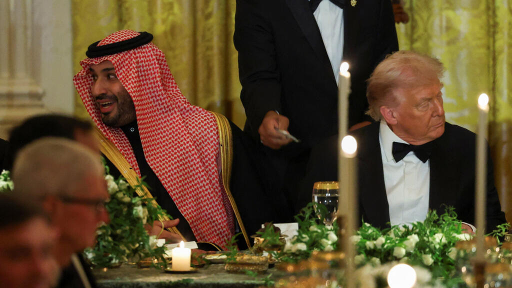 2025年11月18日,美国总统特朗普在白宫为沙特王储兼首相穆罕默德·本·萨勒曼举行晚宴。 2025年11月18日,美国总统特朗普在白宫为沙特王储兼首相穆罕默德·本·萨勒曼举行晚宴。