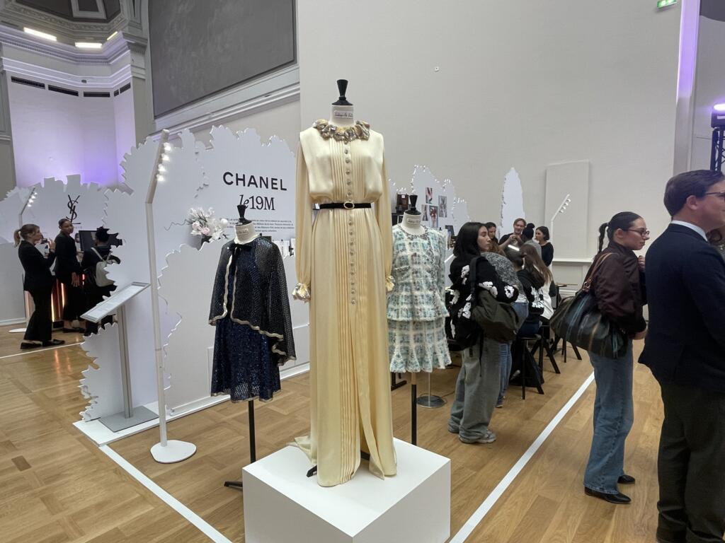 Ateliê da Maison Chanel no evento Les Deux Mains du Luxe. No Grand Palais, em Paris, em 3 de outubro de 2025.