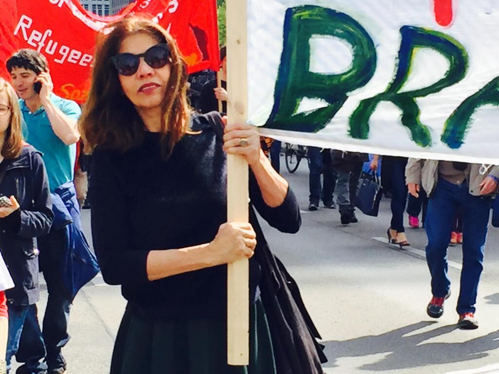 Suely Torres - Protesto em Berlim