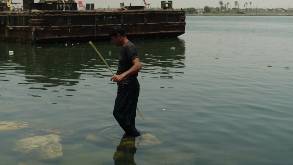 A Bassora, le Shatt el-Arab charrie tous les polluants accumulés par le Tigre et l'Euphrate à travers l'Irak. Les poissons, comme l'eau, peuvent rendre malade les habitants qui les consomment.