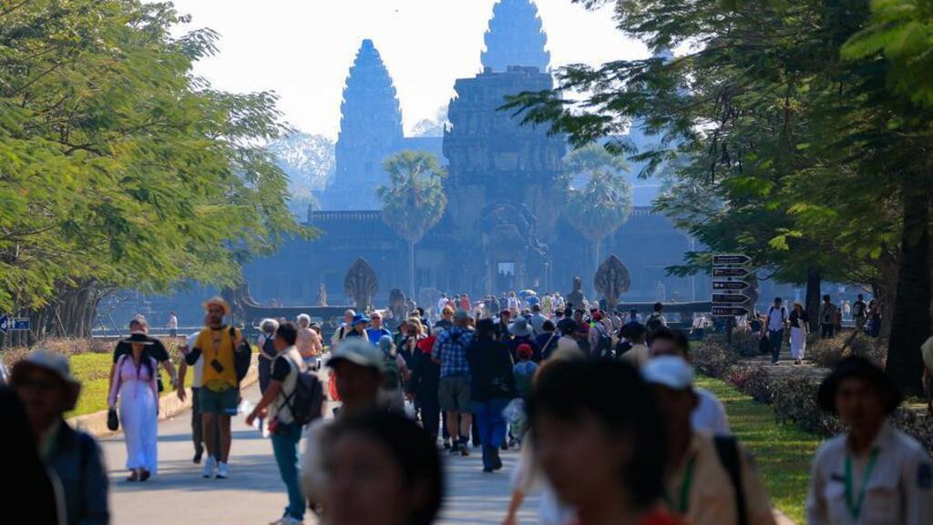 Ảnh minh họa: Du khách tham quan đền Angkor Wat, tỉnh Siem Reap, Cam Bốt, ngày 29/01/2025.