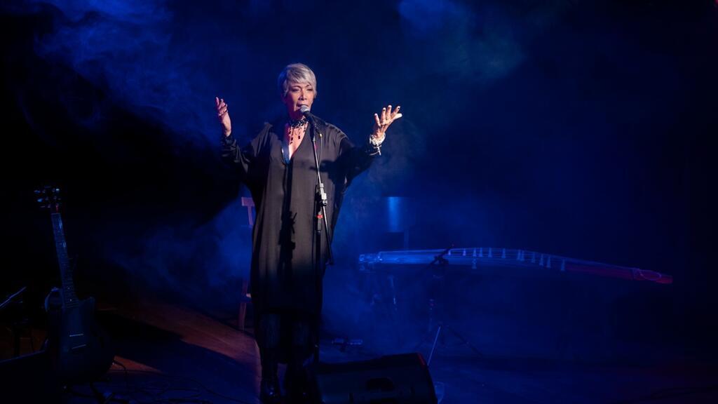 Letícia Maura durante o show de pré-lançamento do seu novo álbum 'Try Me', no Brasil