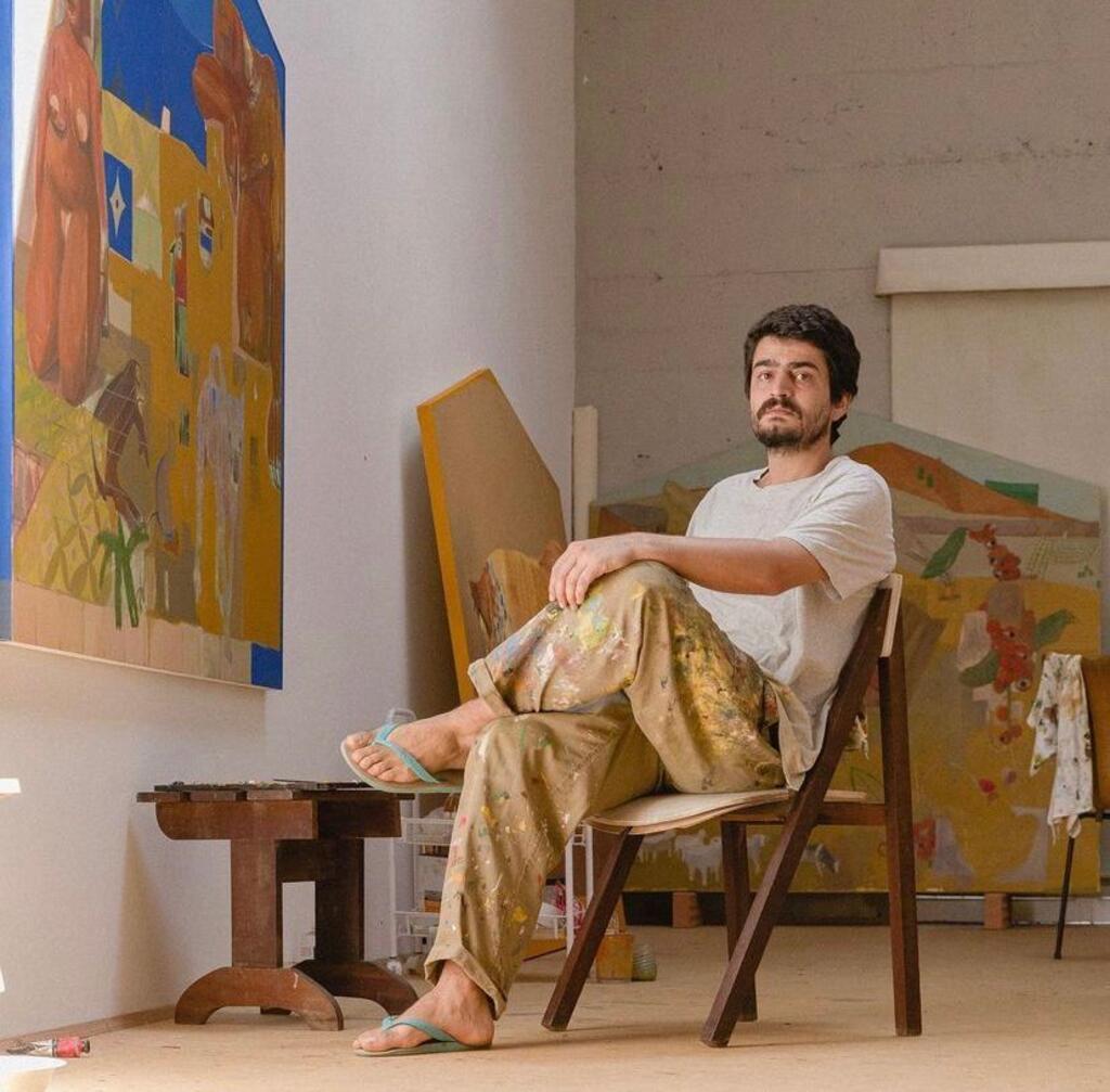 O artista carioca Thiago Molon apresenta sua série “Estruturas Ambulantes” em Lisboa.