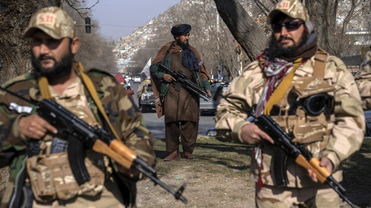 Explosions à Kaboul: les talibans accusent le Pakistan d'avoir «violé» le territoire afghan