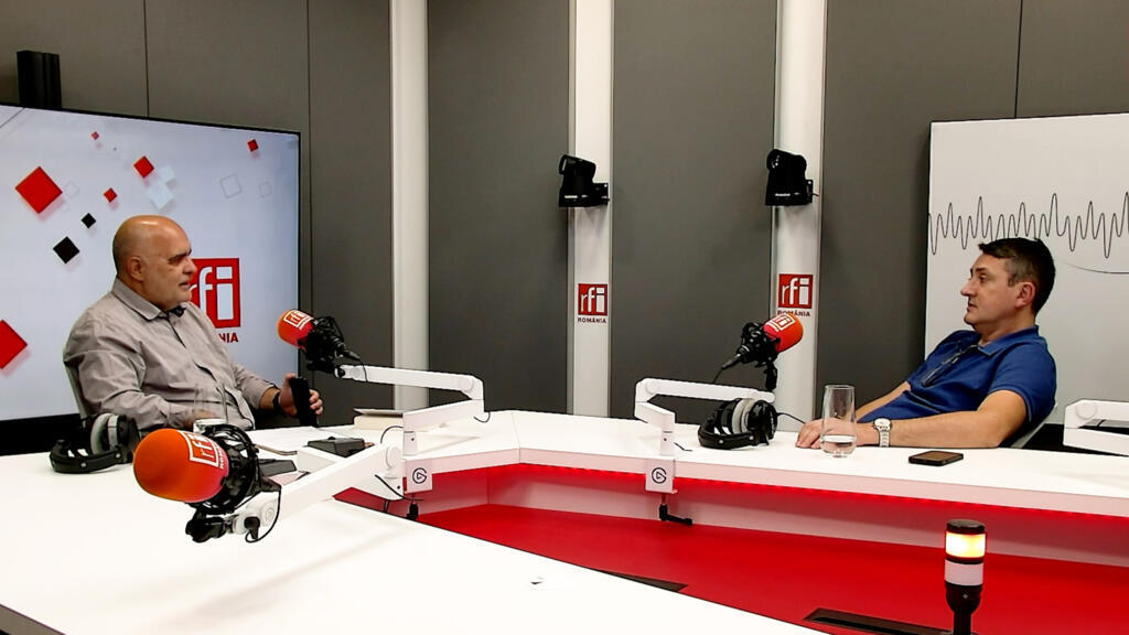 Ovidiu Nahoi și Cosmin Popa în studioul RFI România
