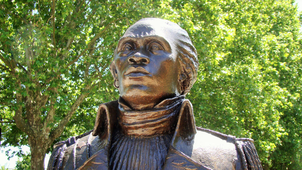 Buste de Toussaint Louverture offert par Haïti à la ville de Bordeaux, un ancien port négrier situé sur la côte atlantique française.