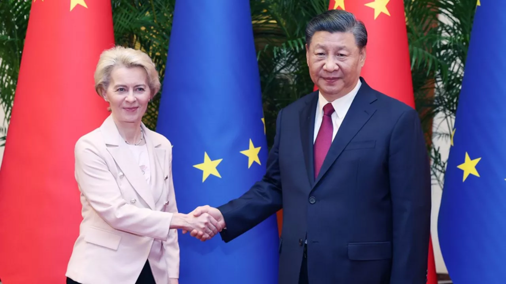 Ursula von der Leyen et le président chinois, Xi Jinping, à Pékin en avril 2023. (Image d'illustration)