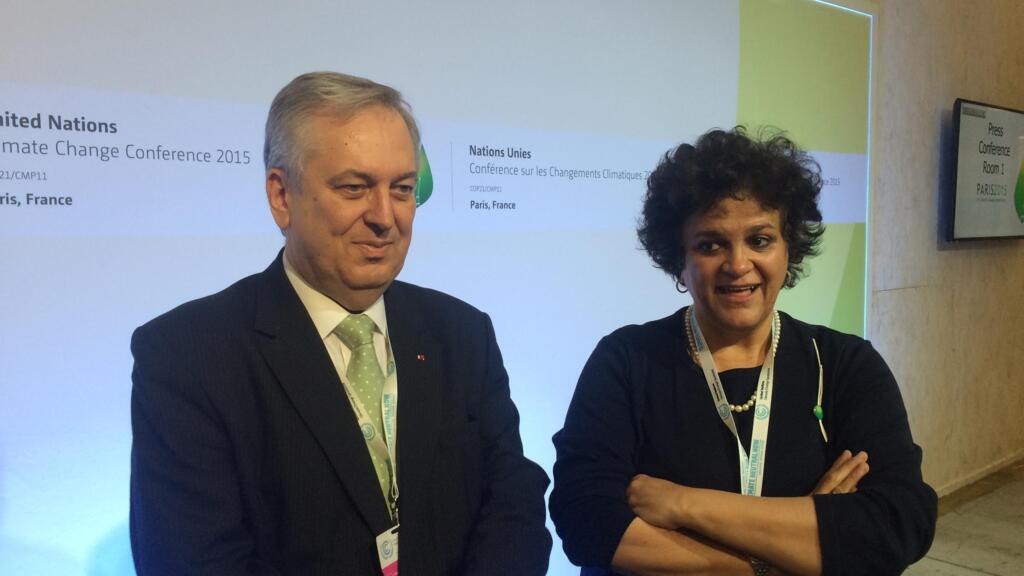 Ex-ministra Izabella Teixeira e embaixador Luiz Alberto Figueiredo, à frente da delegação brasileira na COP21, em 2015, se emocionaram na hora do anúncio do Acordo de Paris.