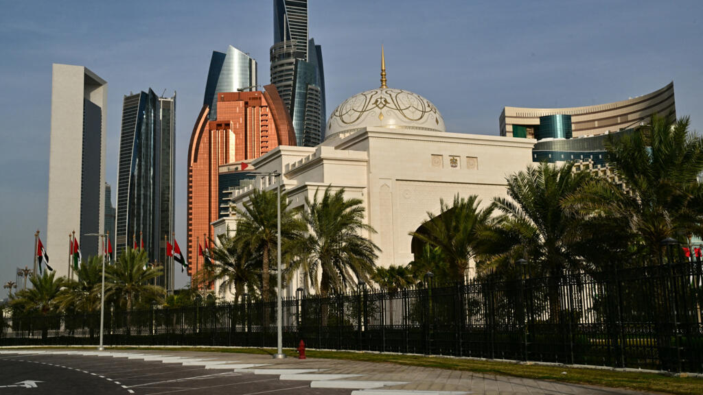 Nouveau cycle de négociations entre Ukrainiens, Russes et Américains à Abou Dhabi