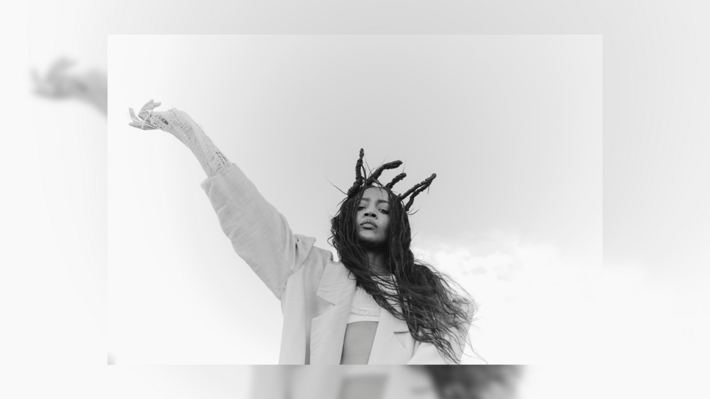 A cantora e compositora Célia Kameni mergulha de cabeça em sua carreira solo desde o início deste ano.