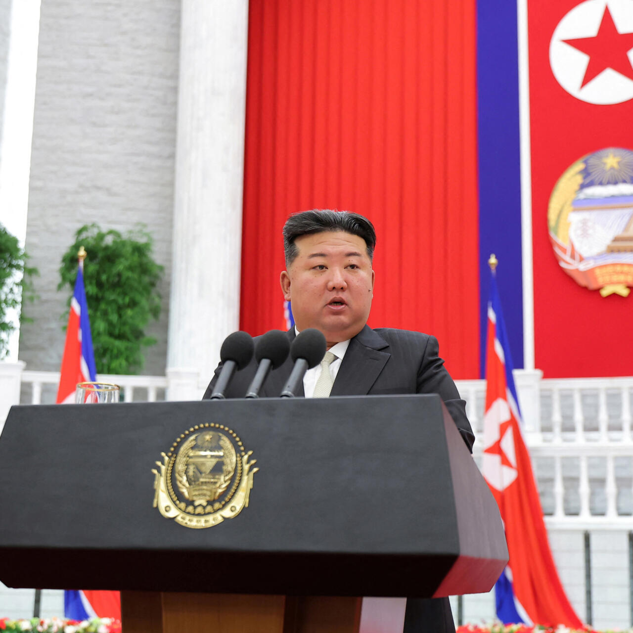 秀吉　朝鮮侵略資料　瓦片 豊臣秀吉朝鮮侵略関係史料集成 全3巻1函 編：北島万次 平凡社