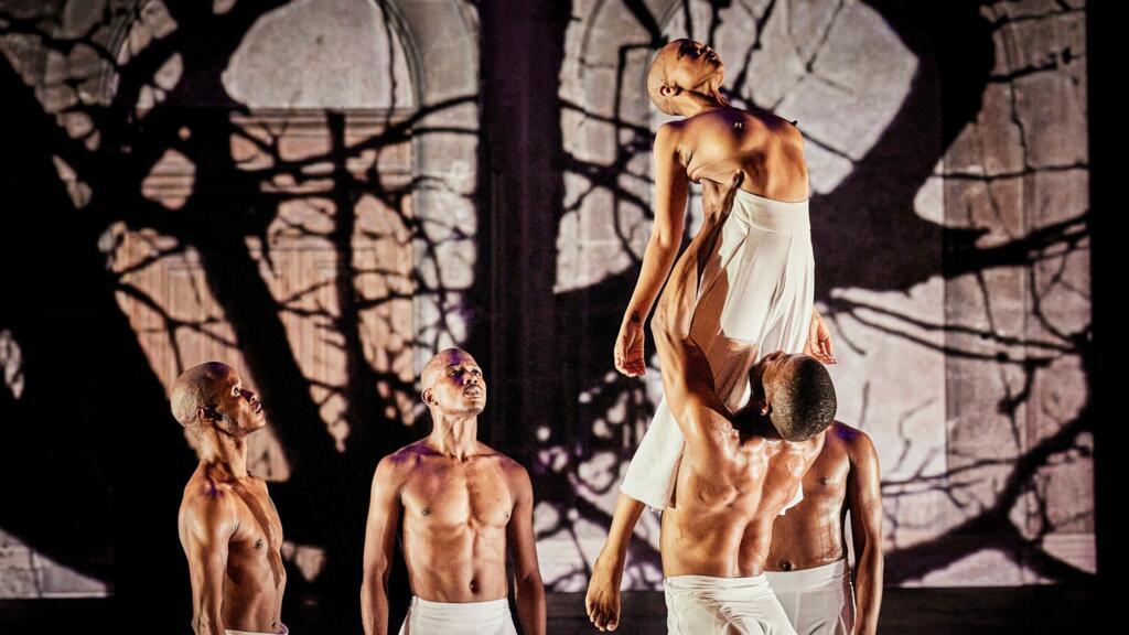 Avignon: la Sud-Africaine Dada Masilo danse &laquo;Le Sacrifice&raquo; tout en beaut&eacute;