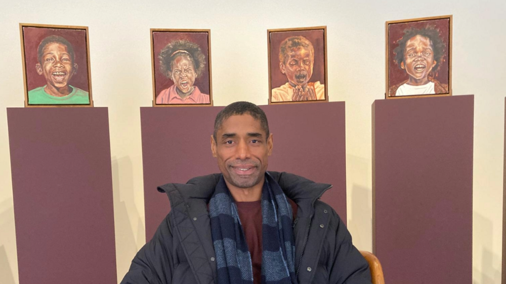 O artista brasileiro Antonio Obá.