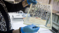 Những mẩu vụn thu được từ Những Cuộn sách Biển Chết, Cơ quan Cổ Vật Israel (Israel Antiquities Authority), ngày 10/05/2013.