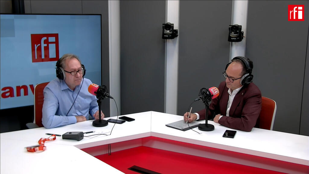 Constantin Rudnițchi și Viorel Viorel Băltărețu în studioul RFI România