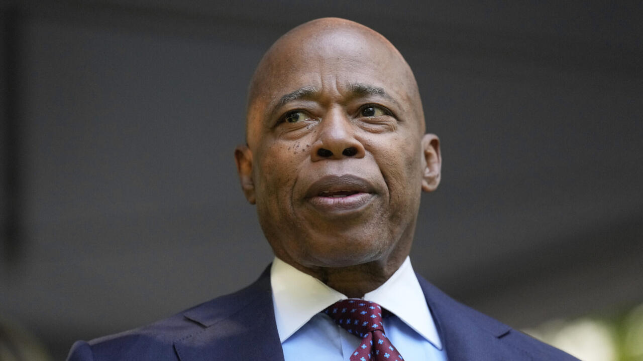 États-Unis: le démocrate Eric Adams abandonne la course à sa réélection à la mairie de New York